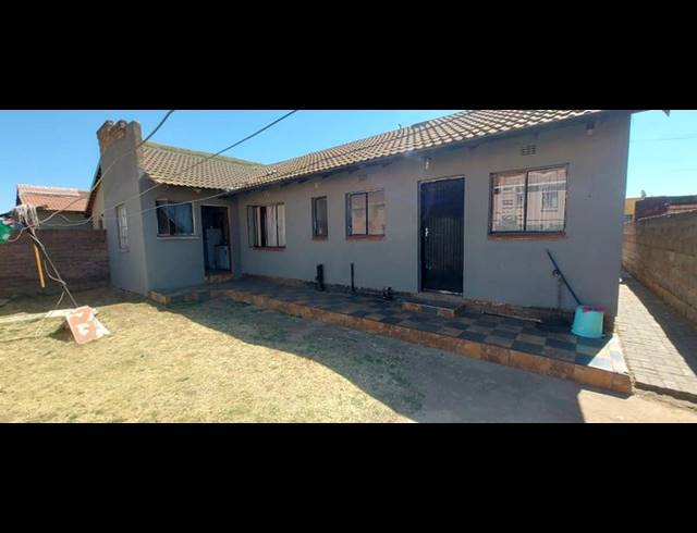 2 BEDROOM HOUSE FOR SALE IN MOHLAKENG
